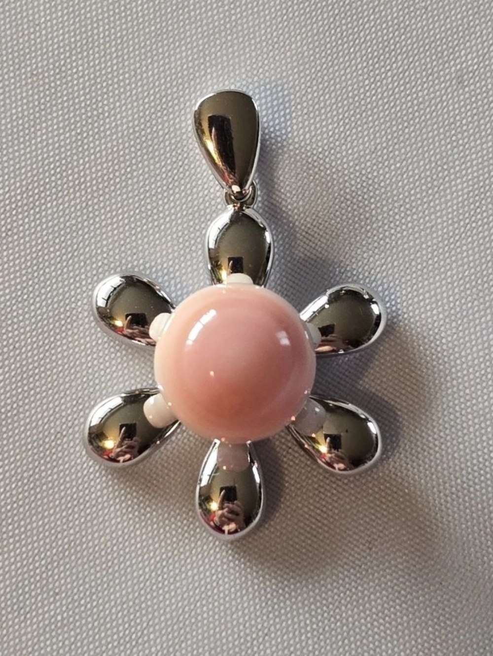 Flower Shaped Conch Pendant In Sterling Silver, Southwestern